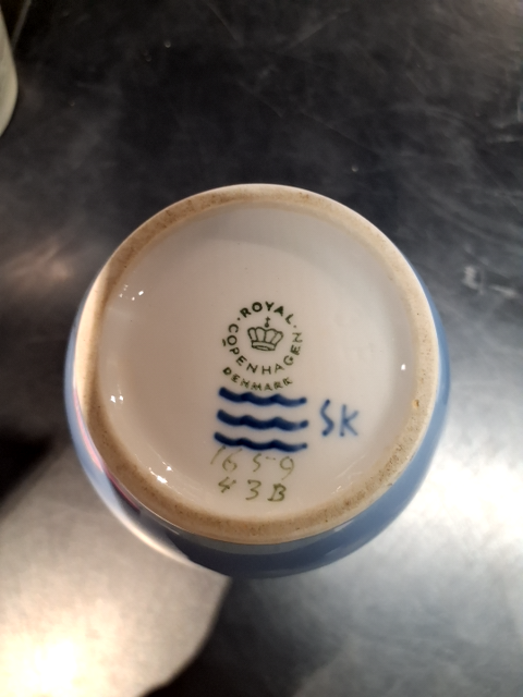 Royal Copenhagen vase Bi